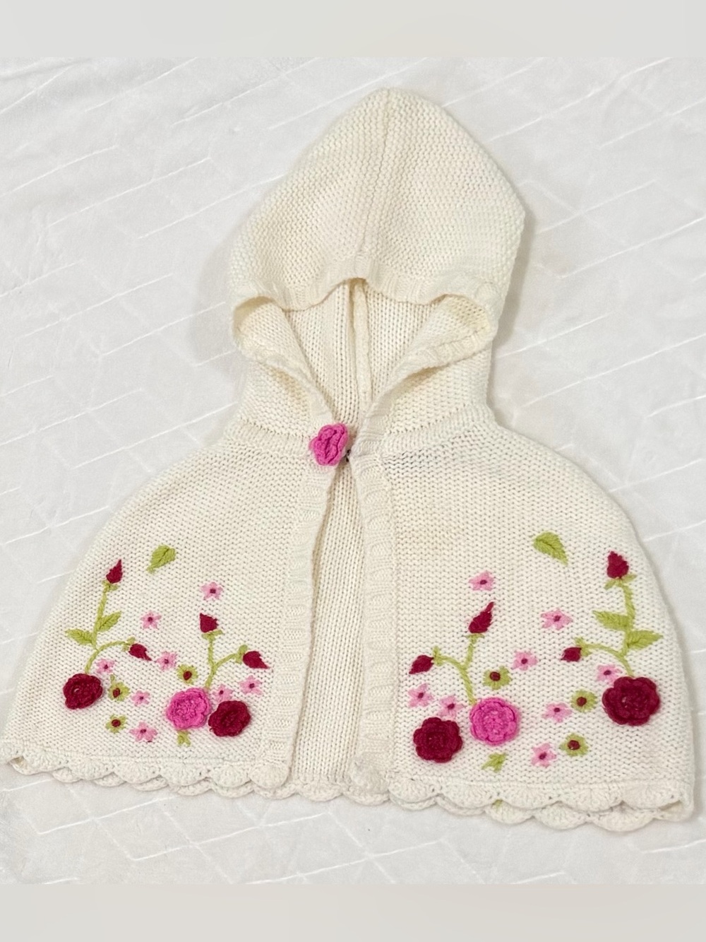 Vintage Faded Glory Cream Hooded Cape with Pink & Red Floral Embroidery